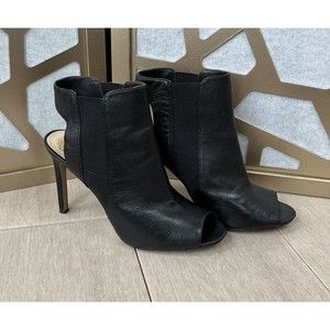 Vince Camuto Kylie Black soft Leather Peep Toe High Heel Shoe Booties Size 9.5 m